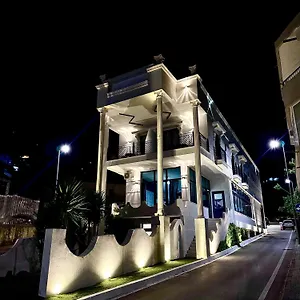 Boutique Empire Of Martin Gjirokastër