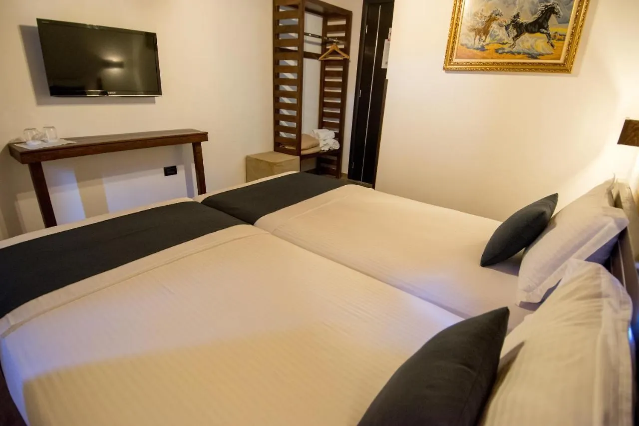 Kale Guesthouse Gjirokastër